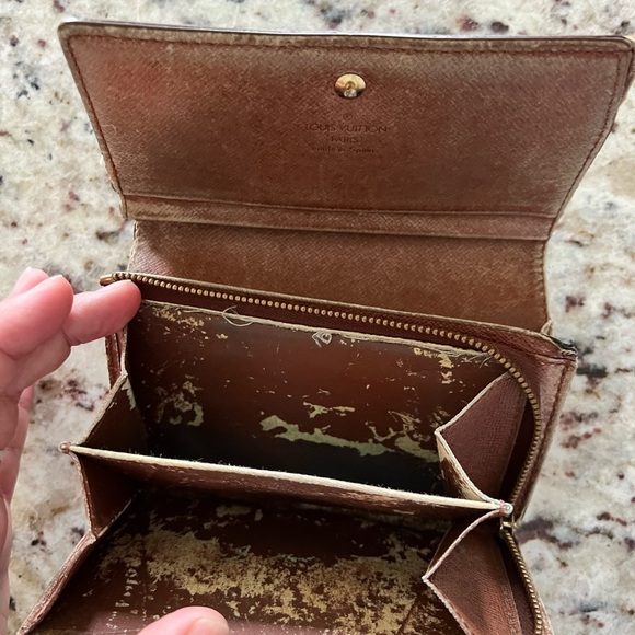 Louis Vuitton Wallet - Picture 7 of 9